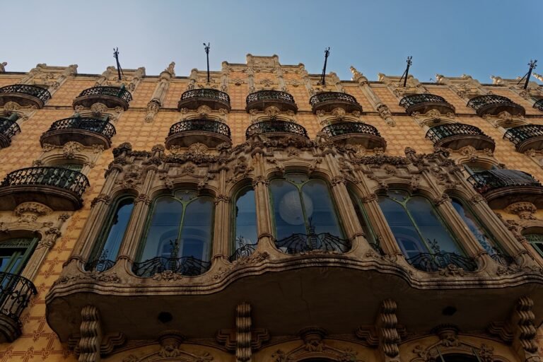 Gràcia Barcelona: slapen, eten en de pleinen
